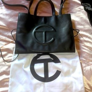 Telfar global med bag